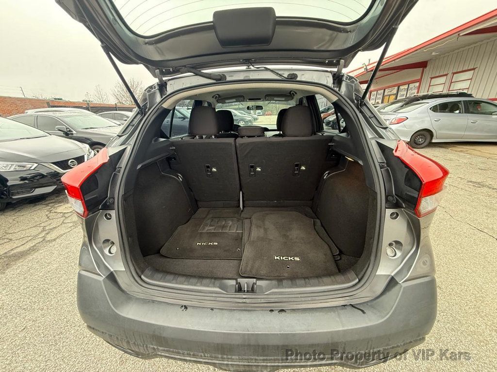 2019 Nissan Kicks S FWD - 22954451 - 17