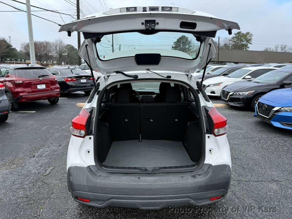 2019 Nissan Kicks S FWD - 22979312 - 17
