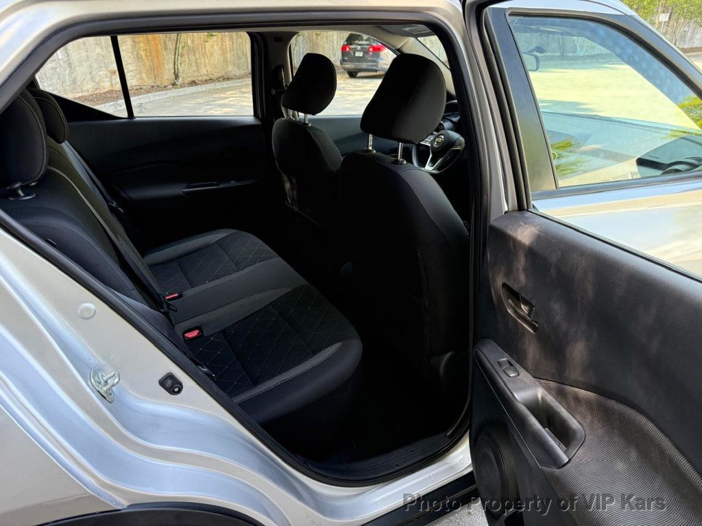 2019 Nissan Kicks S FWD - 23007770 - 10