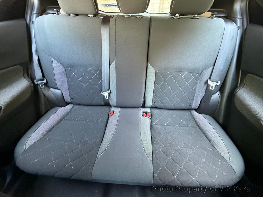 2019 Nissan Kicks S FWD - 23007770 - 14