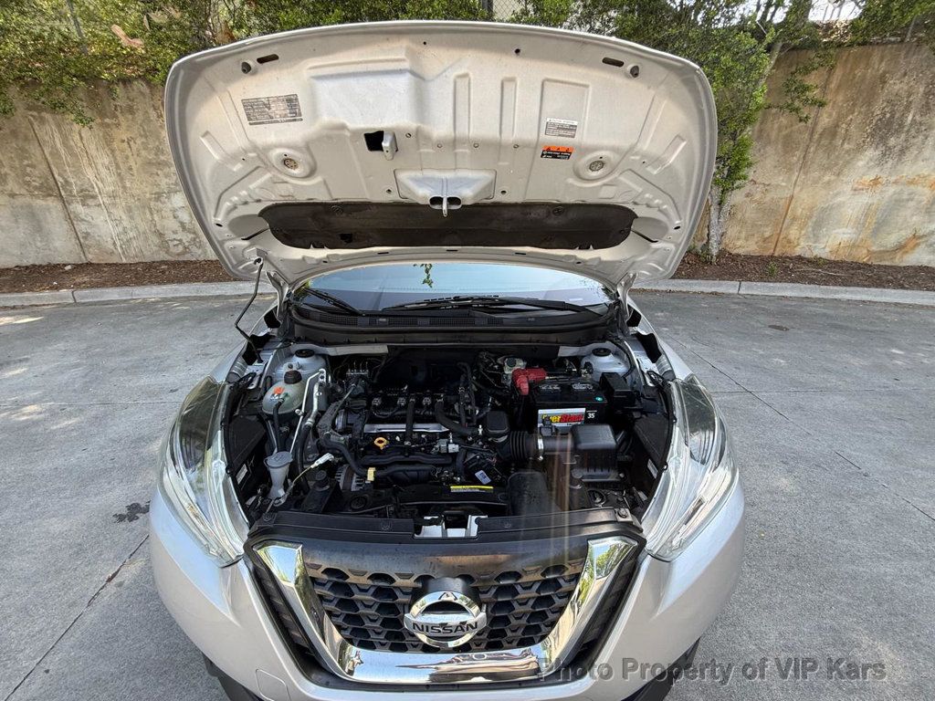 2019 Nissan Kicks S FWD - 23007770 - 17