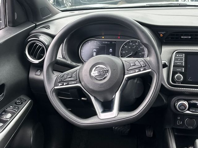 2019 Nissan Kicks SV FWD - 23055327 - 17