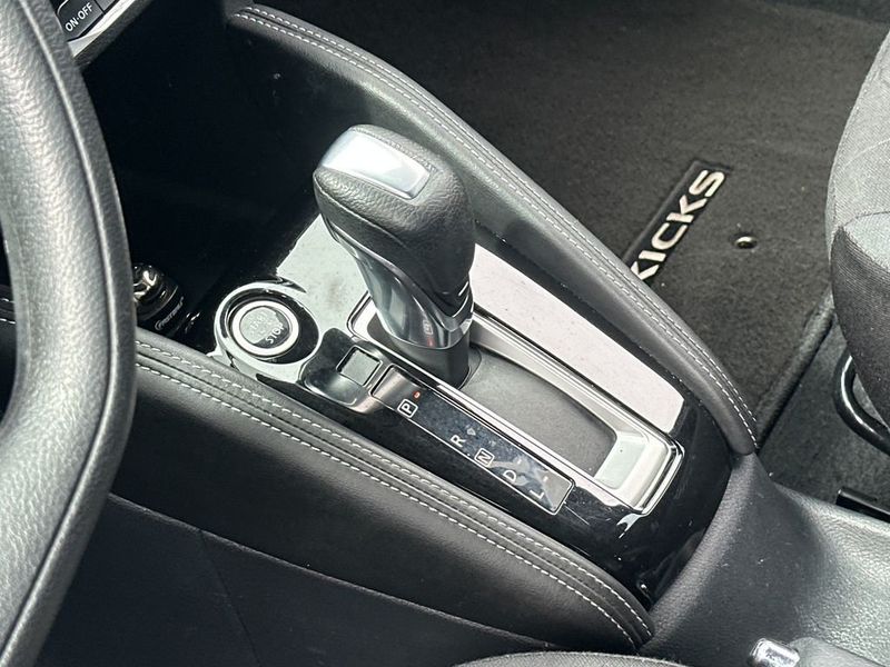 2019 Nissan Kicks SV FWD - 23055327 - 18