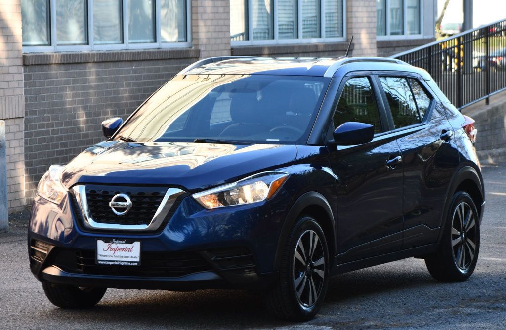 2019 Nissan Kicks SV photo 2