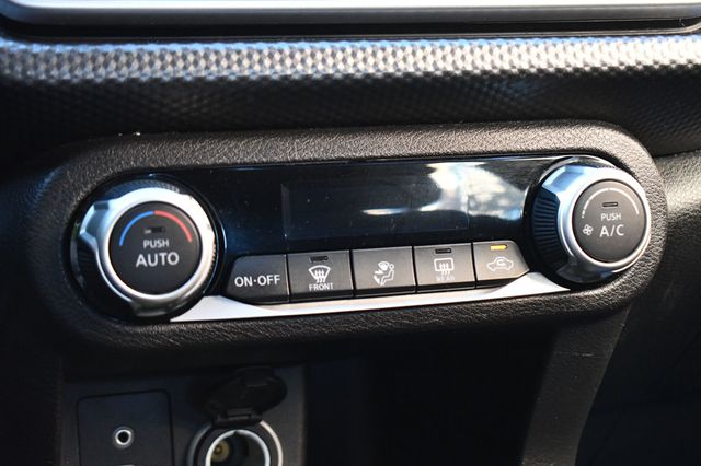 2019 Nissan Kicks SV FWD - 22824714 - 25