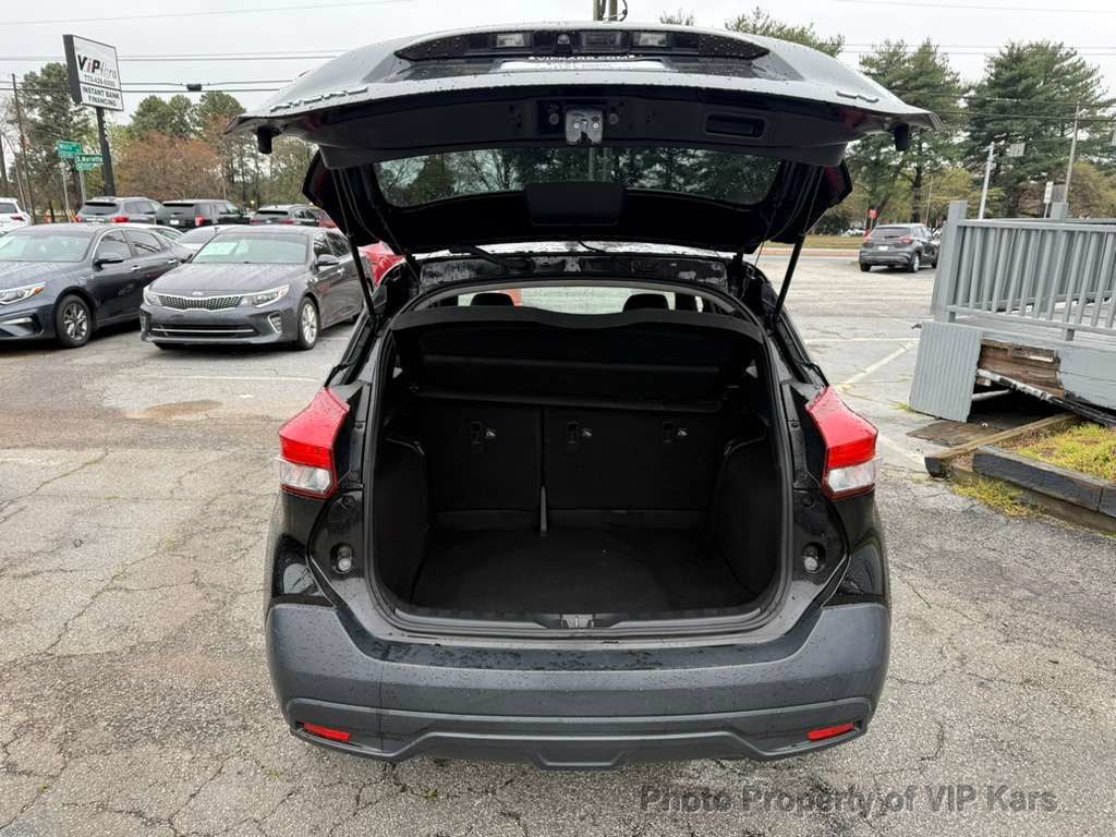 2019 Nissan Kicks SV FWD - 22992322 - 19