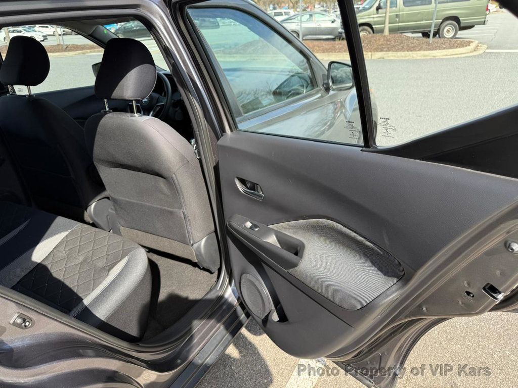 2019 Nissan Kicks SV FWD - 22996803 - 12