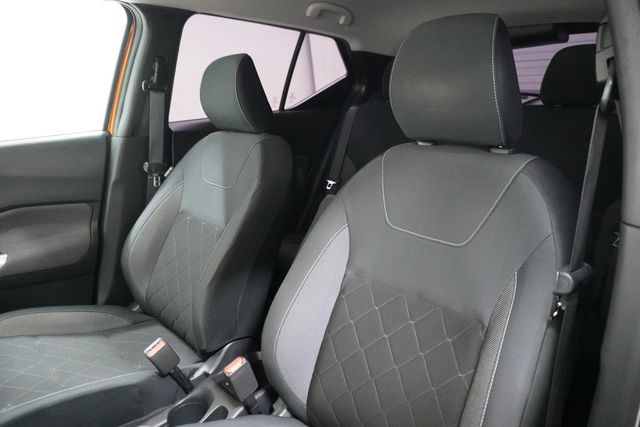2019 Nissan Kicks SV FWD - 22959698 - 9