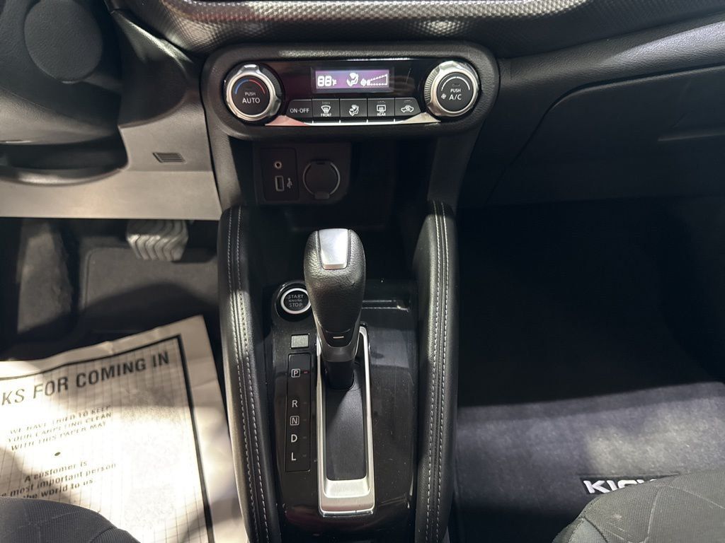 2019 Nissan Kicks SV FWD - 23013280 - 16