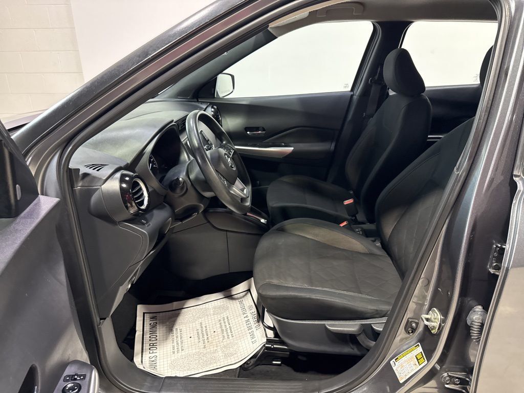 2019 Nissan Kicks SV FWD - 23013280 - 17