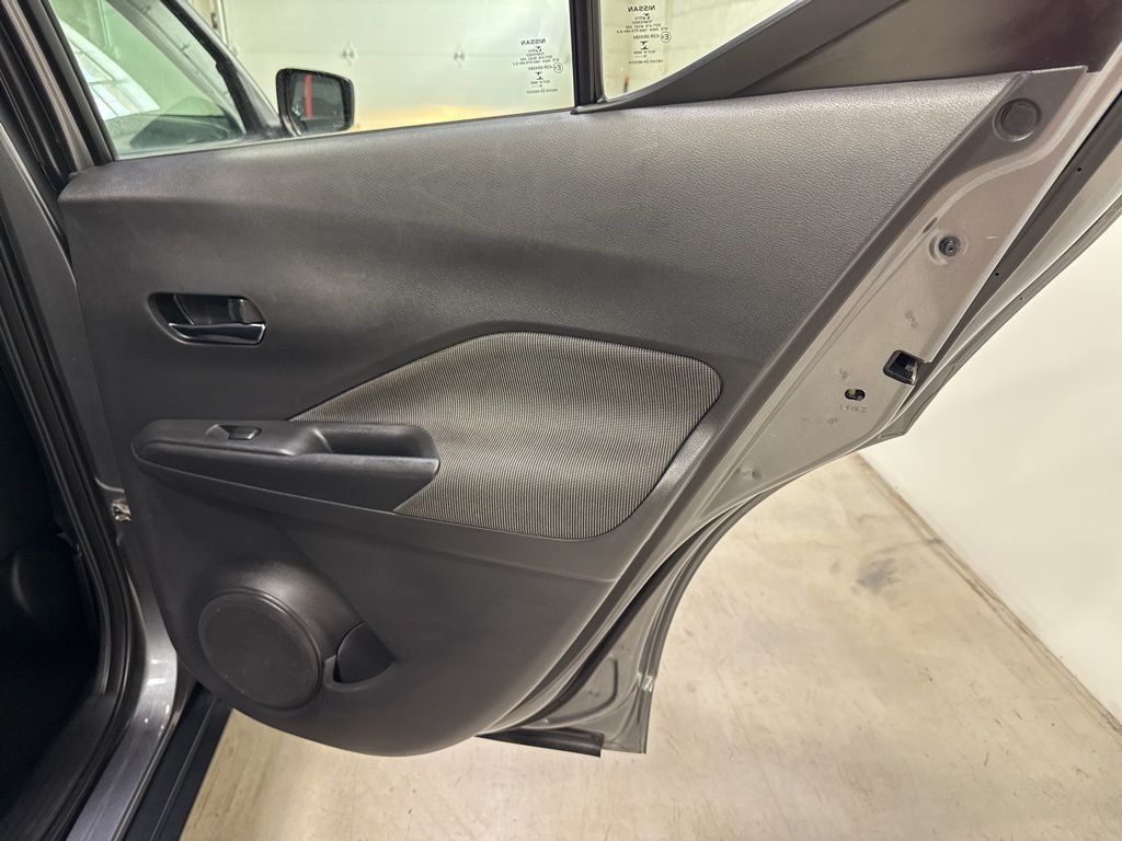 2019 Nissan Kicks SV FWD - 23013280 - 30