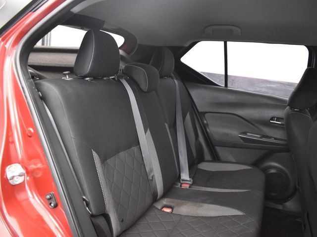 2019 Nissan Kicks SV FWD - 23051336 - 17