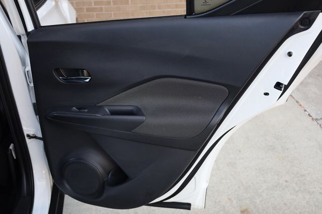 2019 Nissan Kicks SV FWD - 22947457 - 18