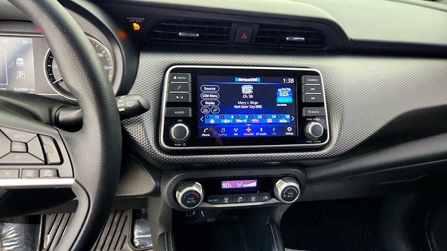 2019 Nissan Kicks SV with Upgraded 17'' Black Alloy Wheels - 22974356 - 16