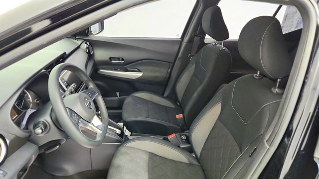 2019 Nissan Kicks SV with Upgraded 17'' Black Alloy Wheels - 22974356 - 18