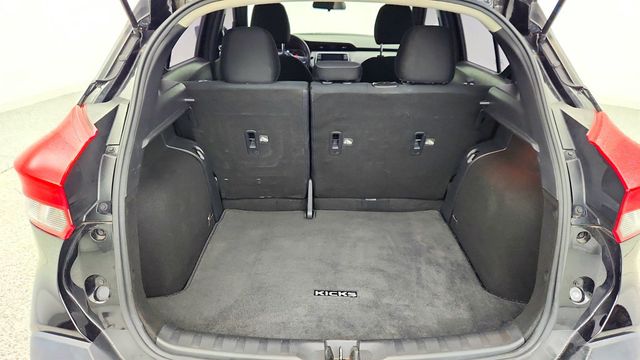 2019 Nissan Kicks SV with Upgraded 17'' Black Alloy Wheels - 22974356 - 20