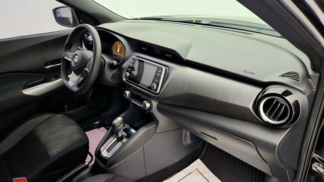 2019 Nissan Kicks SV with Upgraded 17'' Black Alloy Wheels - 22974356 - 23