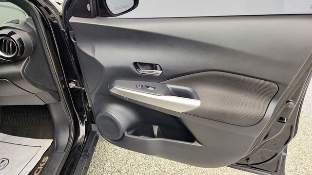 2019 Nissan Kicks SV with Upgraded 17'' Black Alloy Wheels - 22974356 - 24