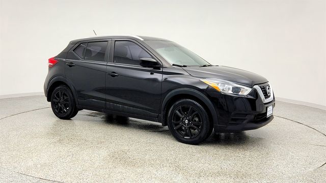 2019 Nissan Kicks SV with Upgraded 17'' Black Alloy Wheels - 22974356 - 2