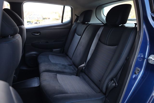 2019 Nissan Leaf S Hatchback - 22980418 - 18