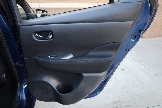 2019 Nissan Leaf S Hatchback - 22980418 - 19