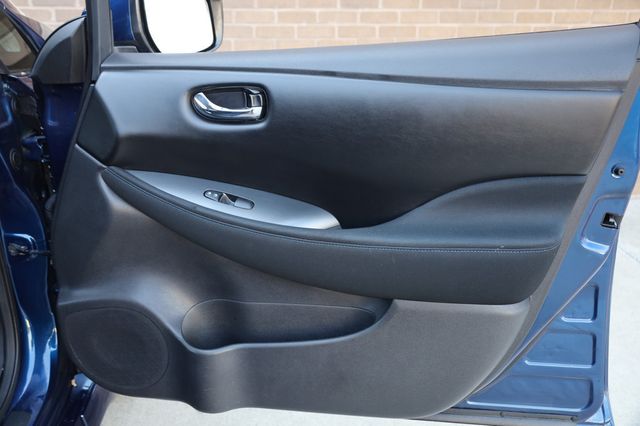 2019 Nissan Leaf S Hatchback - 22980418 - 23
