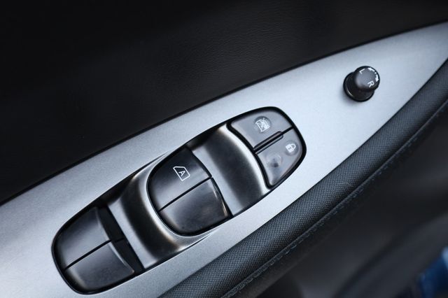 2019 Nissan Leaf S Hatchback - 22980418 - 35