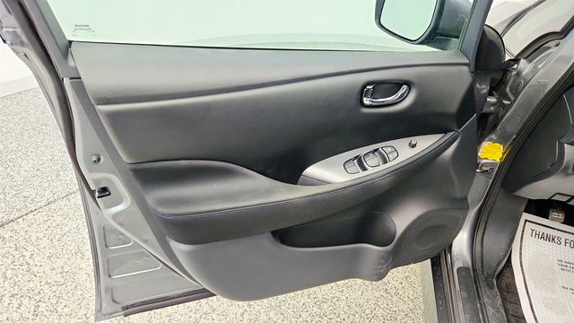 2019 Nissan Leaf S Hatchback w/ Quick Charge Port & All Weather Package - 22995847 - 9