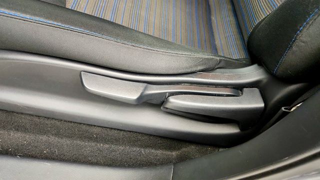 2019 Nissan Leaf S Hatchback w/ Quick Charge Port & All Weather Package - 22995847 - 10