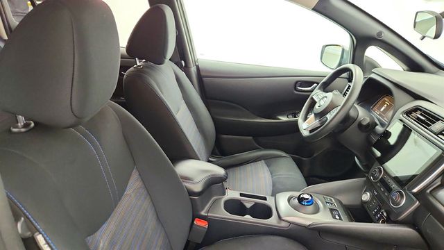 2019 Nissan Leaf S Hatchback w/ Quick Charge Port & All Weather Package - 22995847 - 22