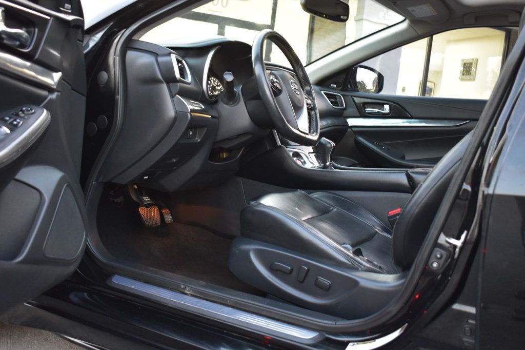2019 Nissan Maxima SL photo 12