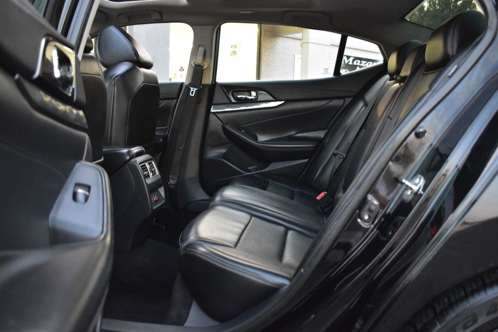 2019 Nissan Maxima SL photo 16