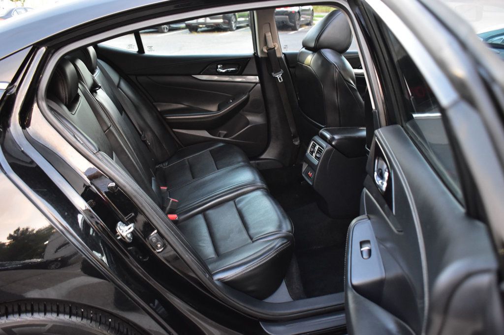 2019 Nissan Maxima SL photo 19