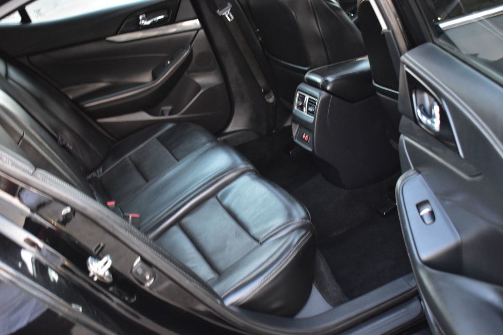 2019 Nissan Maxima SL photo 21