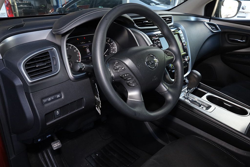 2019 Nissan Murano S photo 19