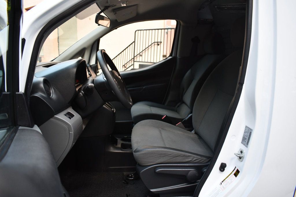 2019 Nissan NV200 S photo 9