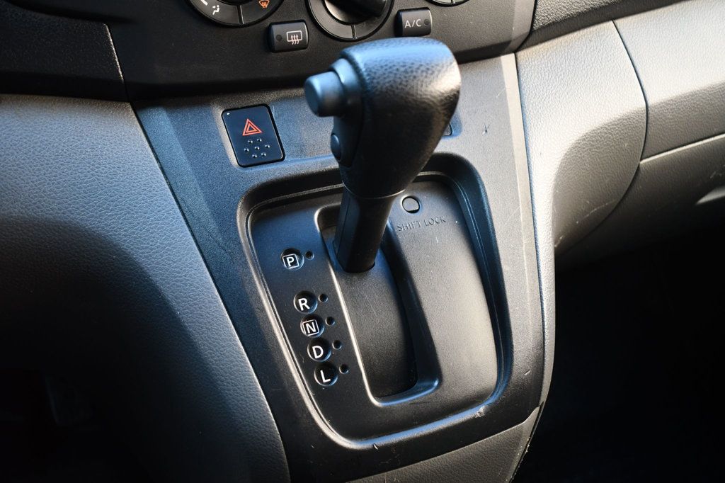 2019 Nissan NV200 S photo 13