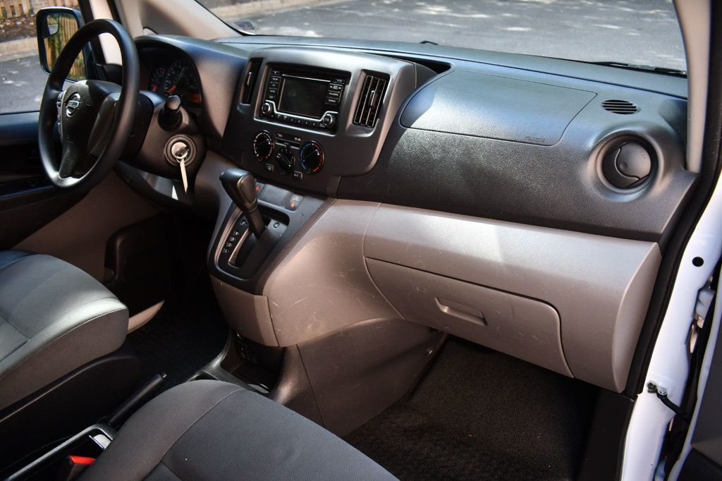 2019 Nissan NV200 S photo 18