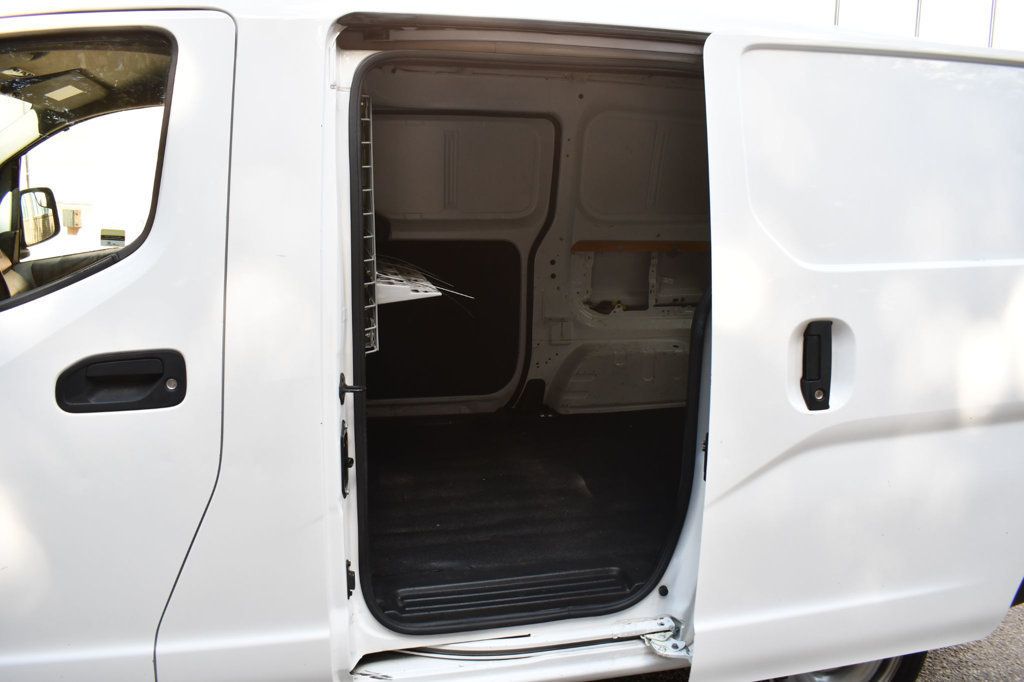 2019 Nissan NV200 S photo 19