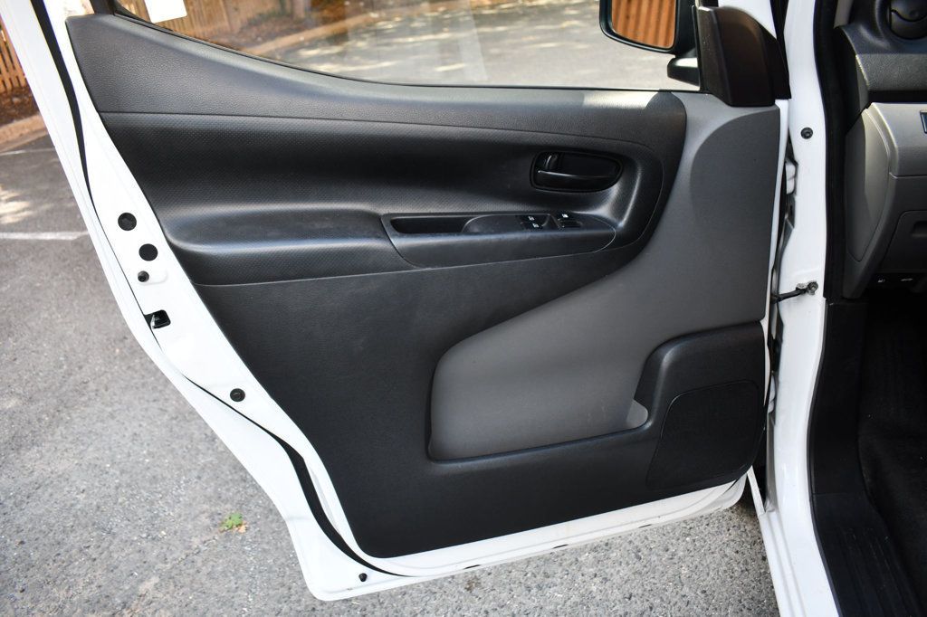 2019 Nissan NV200 S photo 8