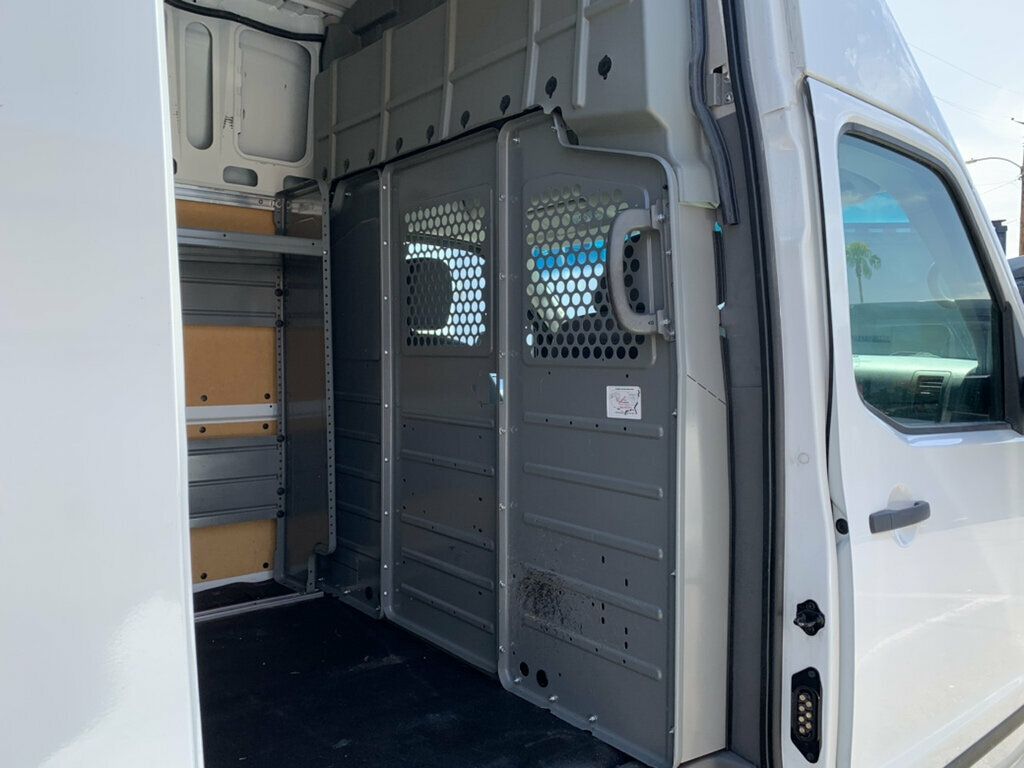 2019 Nissan NV Cargo NV2500 HD High Roof V6 SV - 23072113 - 17