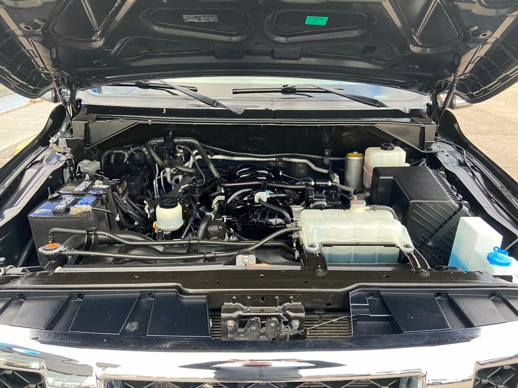 2019 Nissan NV Passenger V8 HD SL - 22314317 - 9