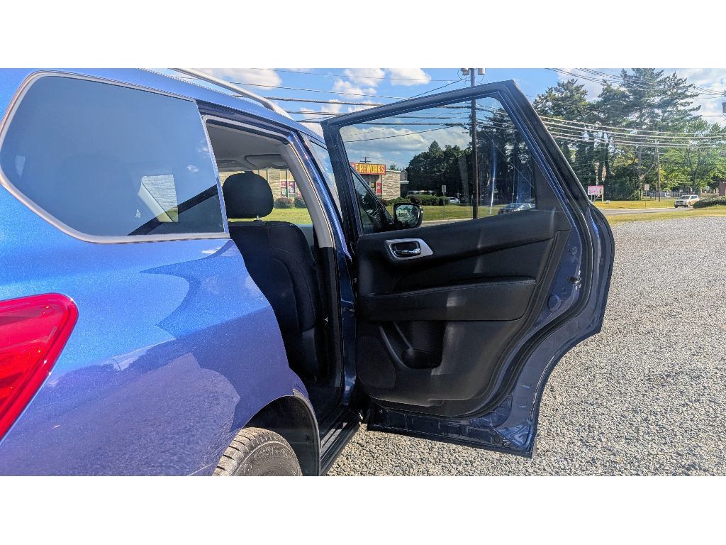2019 Nissan Pathfinder 4x4 S photo 12