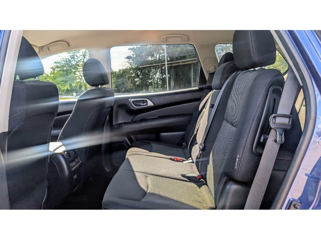 2019 Nissan Pathfinder 4x4 S photo 17