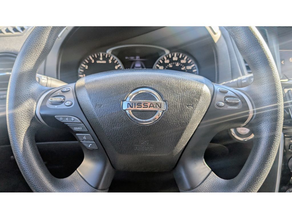 2019 Nissan Pathfinder 4x4 S photo 18