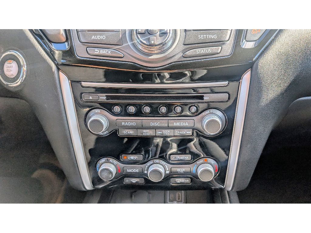 2019 Nissan Pathfinder 4x4 S photo 21