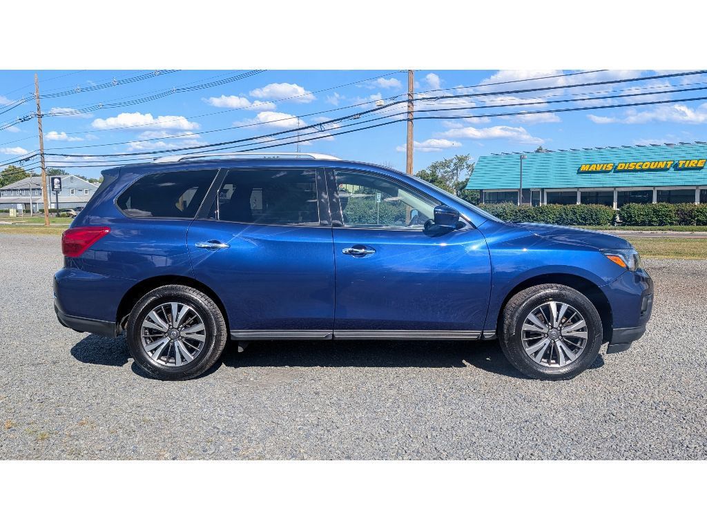 2019 Nissan Pathfinder 4x4 S photo 8