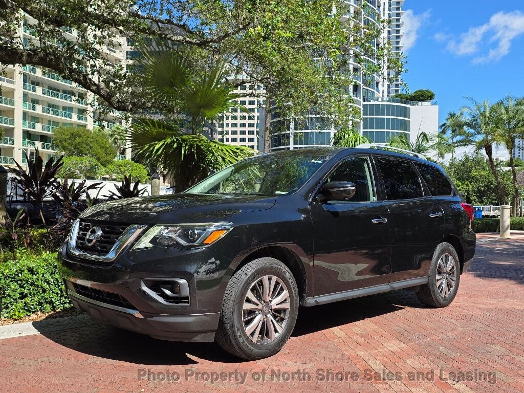 2019 Nissan Pathfinder 4x4 SL photo 3