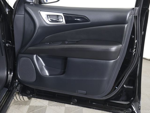 2019 Nissan Pathfinder 4x4 SV - 22976250 - 21