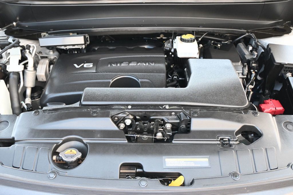 2019 Nissan Pathfinder S photo 17